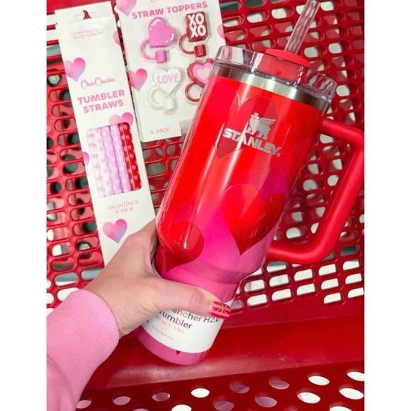 NWT Stanley 2026 Target Valentine’s Heart Red Gradient 40oz Tumbler - Picture 4 of 7